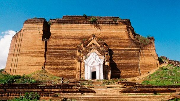 Ступа Мингун-пайя в Мандалае