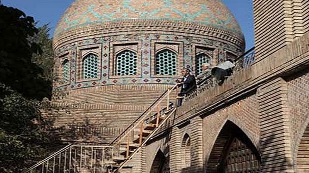 Андижанский музей литературы и искусства в Фергана-Шахе