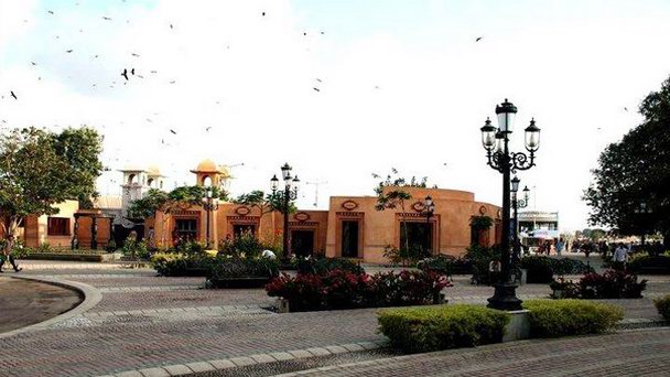 Зона отдыха Port Grand Food and Entertainment Complex в Карачи Зона отдыха Port Grand Food and Entertainment Complex в Карачи