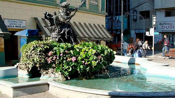 Площадь Анибаль Пинто в Вальпараисо Площадь Анибаль Пинто в Вальпараисо