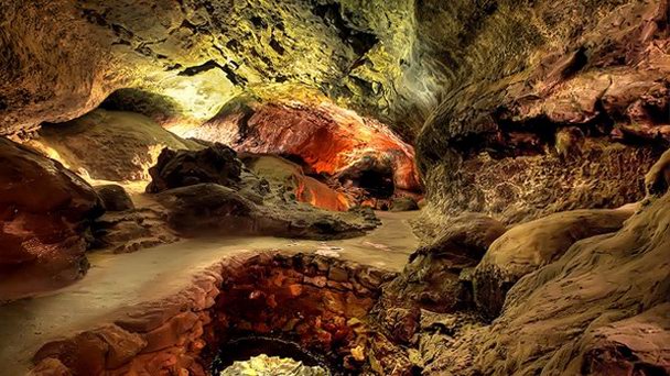 Пещера Куэва-де-лос-Вердес на Канарских островах Пещера Куэва-де-лос-Вердес на Канарских островах