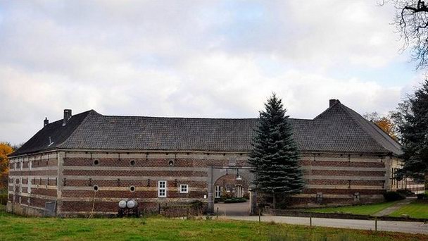 Замок Санкт-Янсгелин в Лимбурге