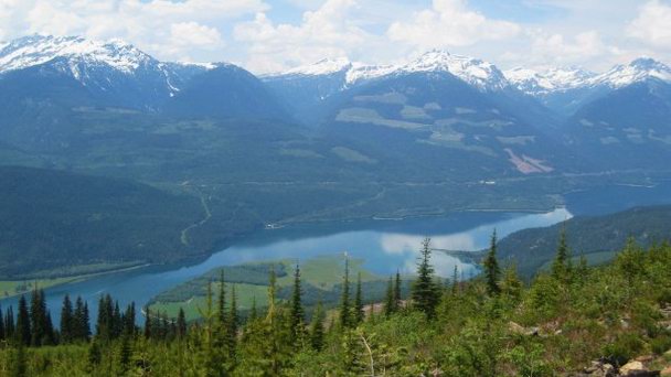 Горный хрет Монаши в Британской Колумбии