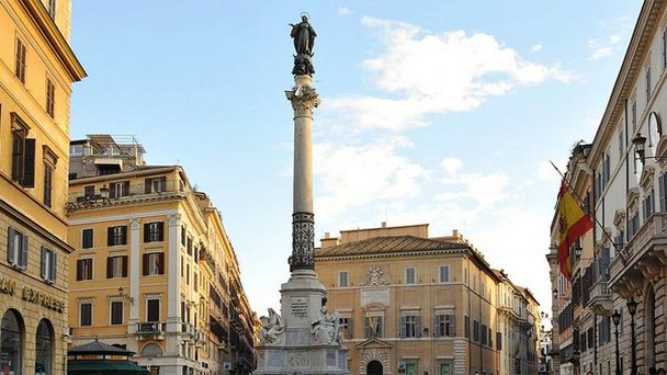 Колонна Непорочного Зачатия в Риме