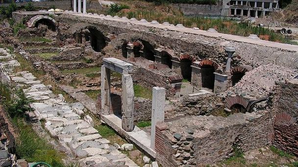 Греческая агора и Римский форум в Салониках Греческая агора и Римский форум в Салониках