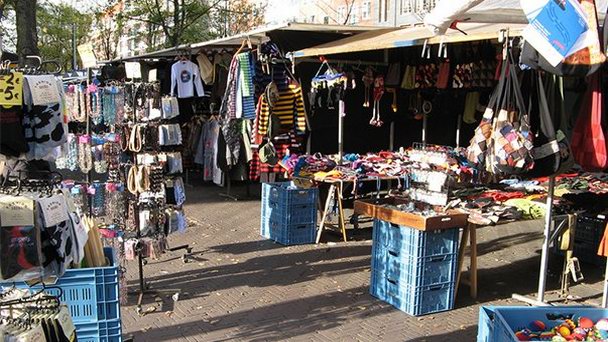 Блошиный рынок Waterlooplein в Амстердаме