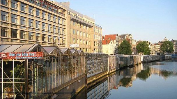 Плавучий цветочный рынок в Амстердаме