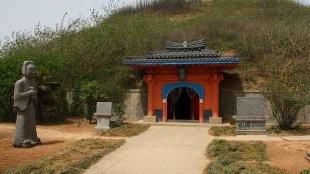 Лоян - музей древних гробниц