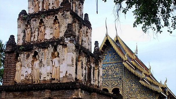 Храм Wat Chama Devi в Лампуне