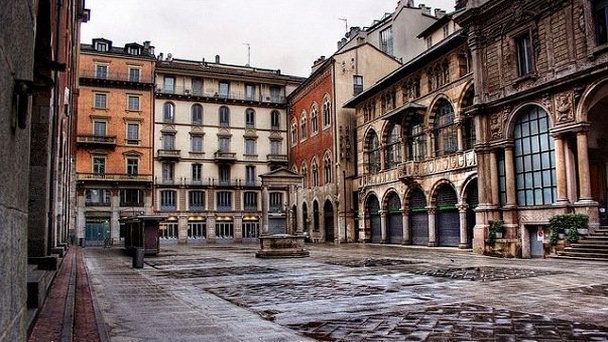 Площадь дей Мерканти в Милане