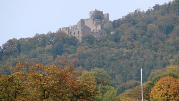 Старый замок в Баден-Вюртемберге Старый замок в Баден-Вюртемберге