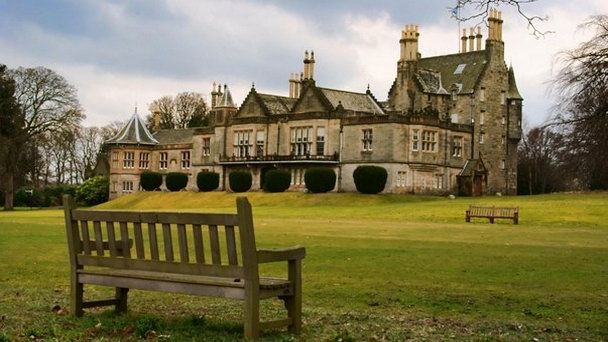 Замок Лауристон в Шотландии