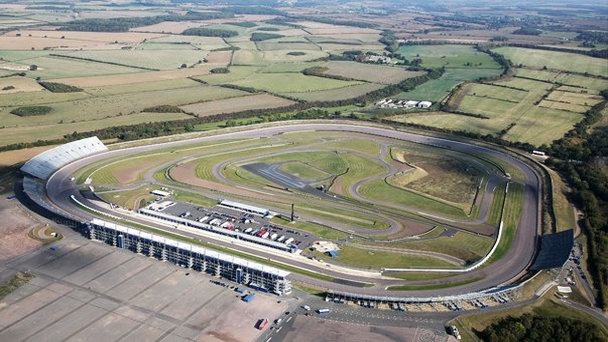 Гоночная трасса Rockingham Motor Speedway в Англии
