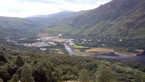 Городок Форт-Вильям в Шотландии Городок Форт-Вильям в Шотландии