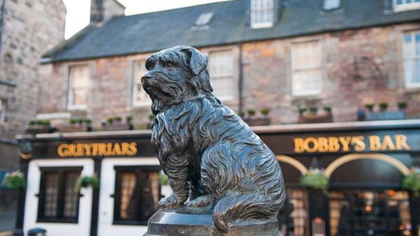 Монумент Грейфра`йерс Бо`бби в Шотландии