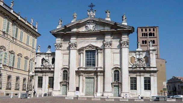 Мантуанский собор в Ломбардии