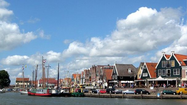 Деревушка Волендам