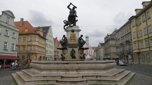 Фонтан Геркулеса в Баварии