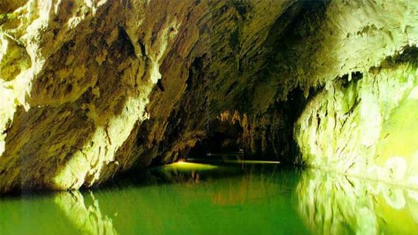 Гроты дель Анджело ди Пертоза в Апулии