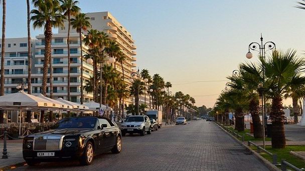 Набережная Кимона в Ларнаке