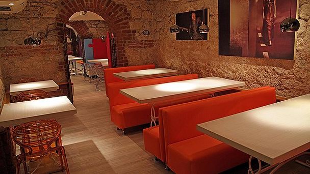 Ресторан Godzila в Варне