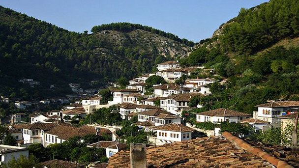 Мангалем в Берате