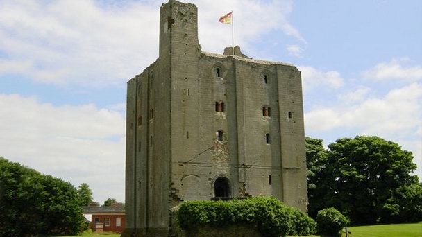 Замок Хедингем в Англии