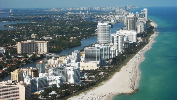 Пляж Санни-Айлс-Бич в Майами Пляж Санни-Айлс-Бич в Майами