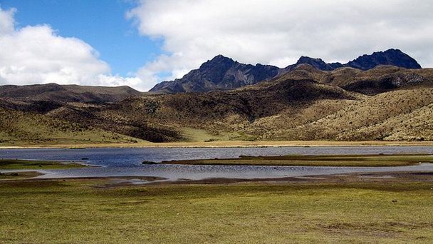 Озеро Лимпиопунго в Кито Озеро Лимпиопунго в Кито
