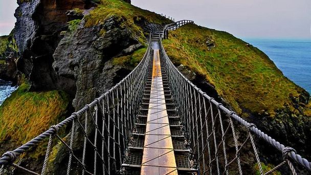 Канатный мост Каррик-а-Рид в Северной Ирландии Канатный мост Каррик-а-Рид в Северной Ирландии