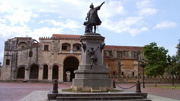 Памятник Христофору Колумбу в Санто-Доминго