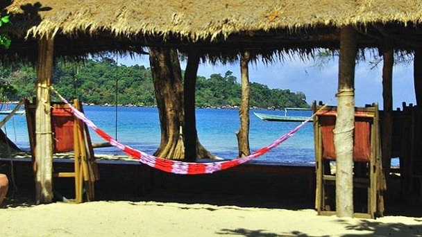 Гавайский пляж в Сиануквиле Гавайский пляж в Сиануквиле