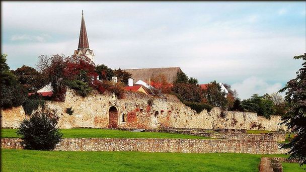 Замок и дворец Ракоци в Шарошпатаке