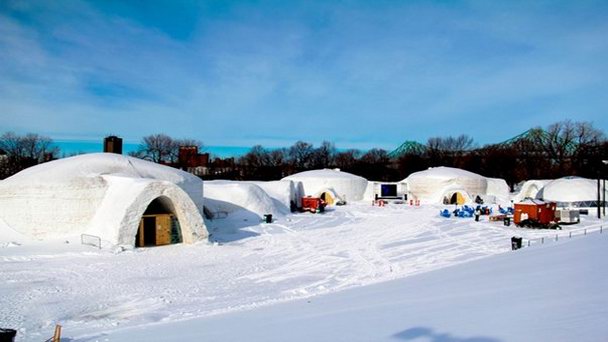 Снежная деревня в Монреале в Монреале