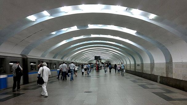 Метро южная москва. Станция Южная Москва. Московский метрополитен станция Южная. Станция метро Южная. Южная станция метро Москва.