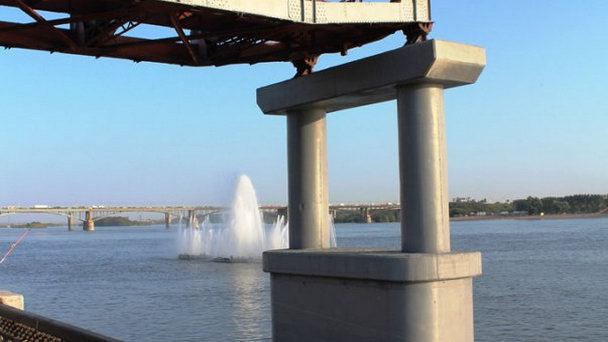 Памятник пролету железнолорожного моста в Новосибирске