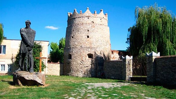 Кармелюкова башня в Каменц-Подольском