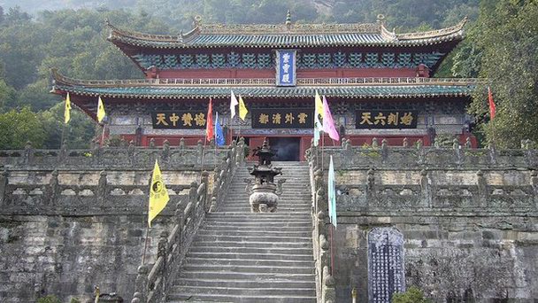 Храм Пурпурного облака в Хубэе