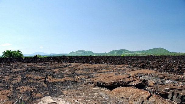 Шетанийский лавовый массив в Цаво