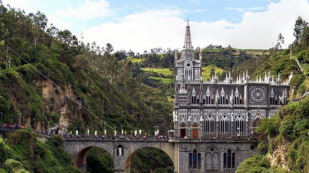 Las Lajas Cathedral в Кали Las Lajas Cathedral в Кали