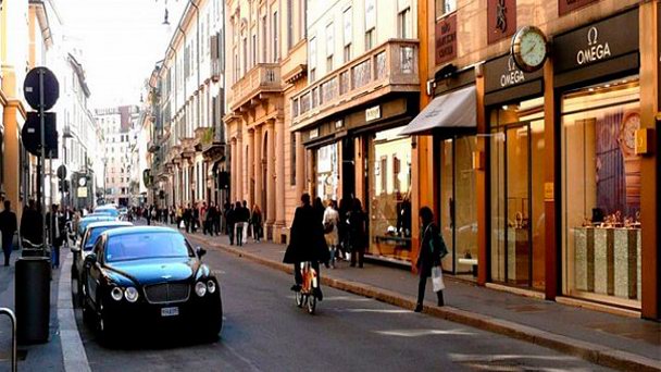 Виа Монтенаполеоне в Милане