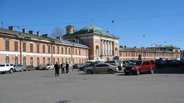 Конюшенная площадь в Санкт-Петербурге