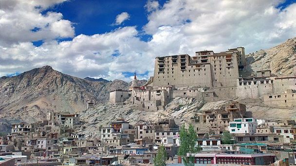 Буддийский монастырь Санкар Гомпа в Джамму и Кашмире