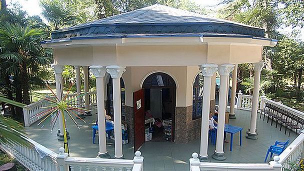 Ресторан Восьмигранник в Гагре