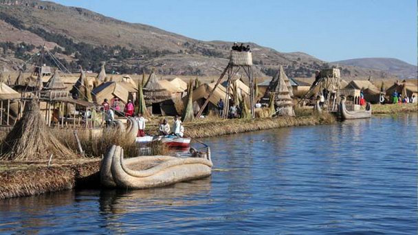 Острова Урос в Пуно