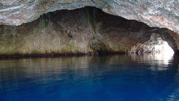 Голубая пещера на Герцегновска ривьере Голубая пещера на Герцегновска ривьере