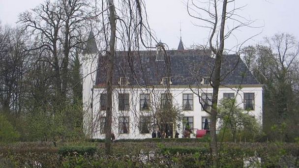 Замок ван Рхоон в Роттердаме