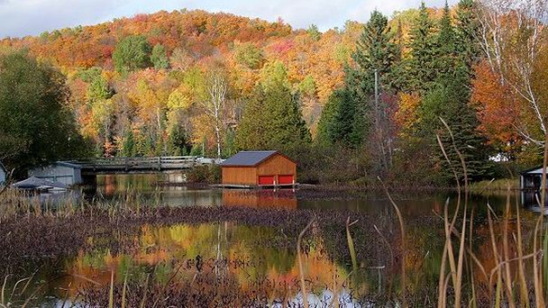 Озеро шестнадцати островов в Квебеке