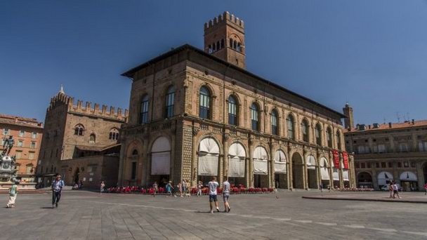 Улица Независимости в Эмилия Романии