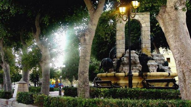 Пьяцца тад-Дехра на Гозо Пьяцца тад-Дехра на Гозо